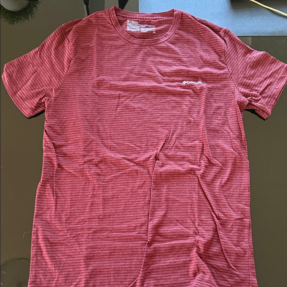 Columbia Men's Short Sleeve Red Tee